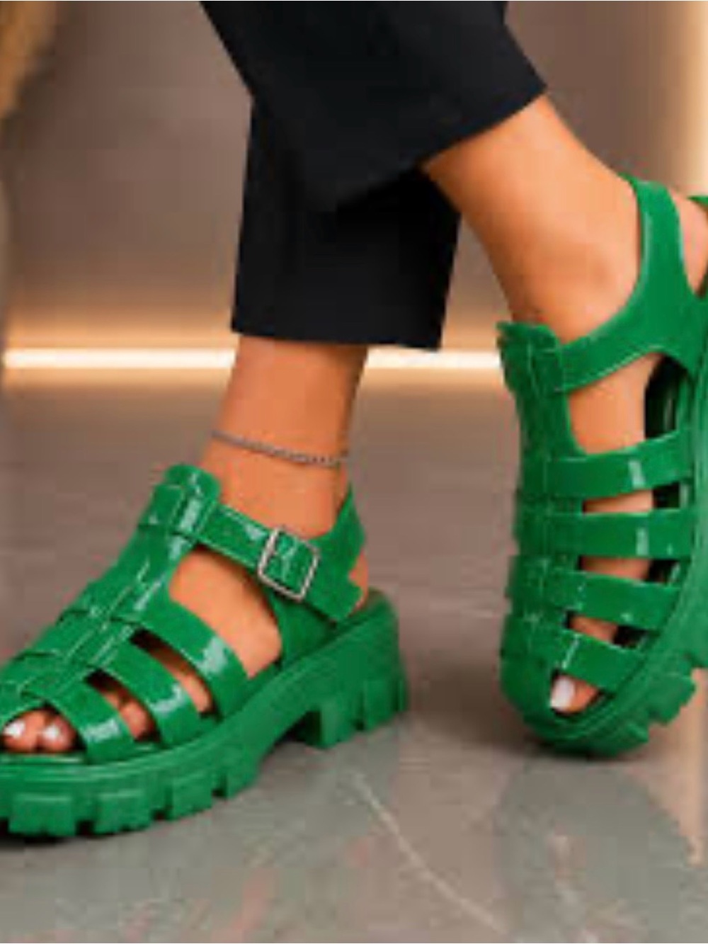 🛍️NWT Green Chunky-Strap Sandals - Women's Fashion Sandals